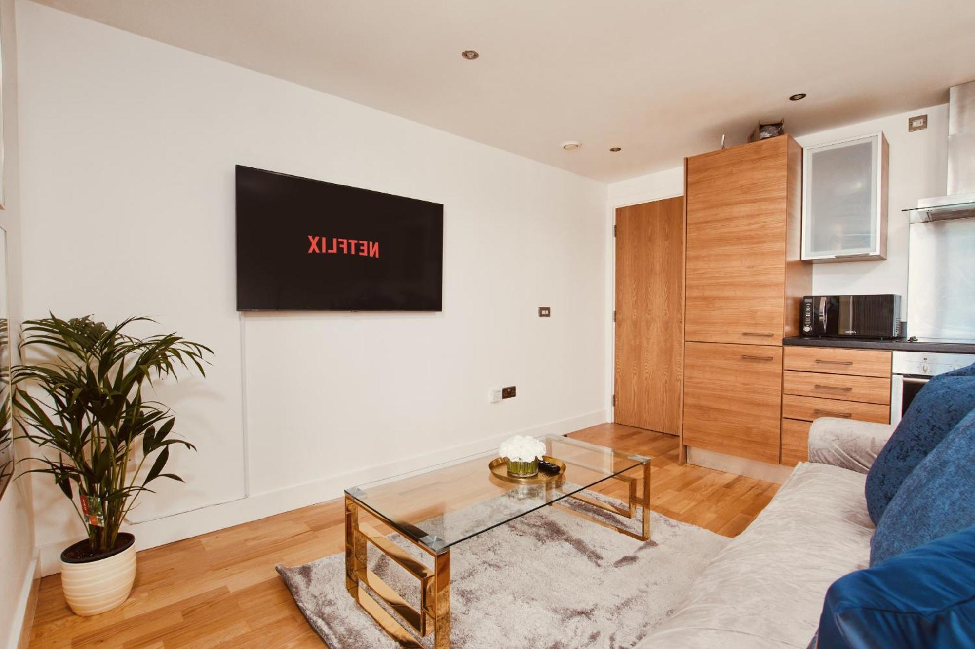 King Deluxe City Apt Large Space& Free Parking! No Balcony ลีดส์ ภายนอก รูปภาพ