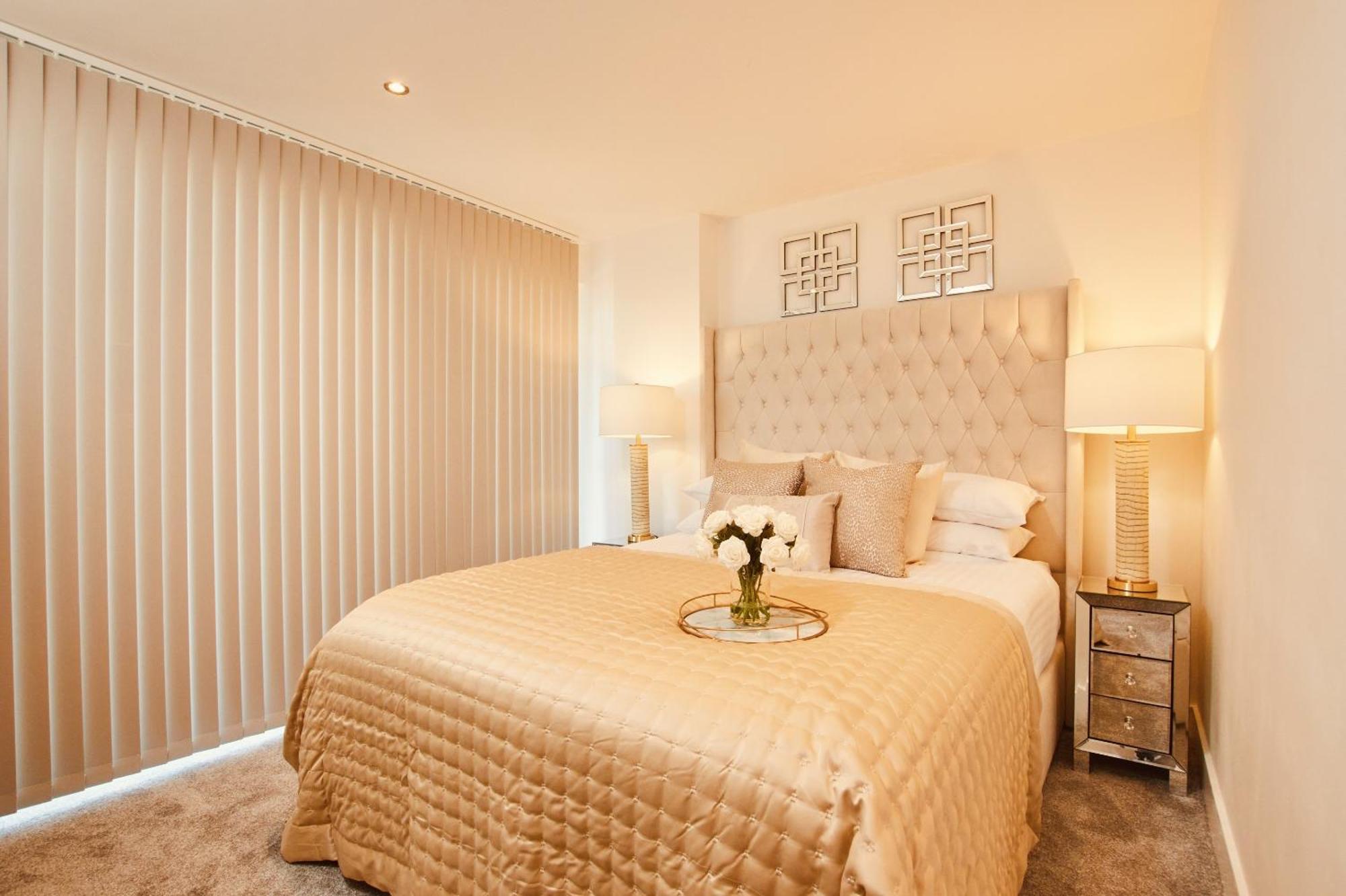 King Deluxe City Apt Large Space& Free Parking! No Balcony ลีดส์ ภายนอก รูปภาพ