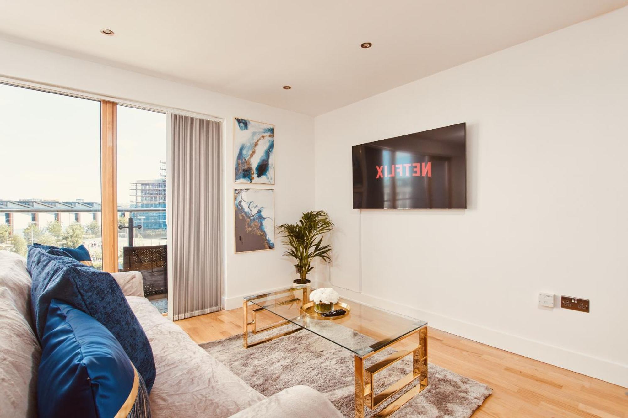 King Deluxe City Apt Large Space& Free Parking! No Balcony ลีดส์ ภายนอก รูปภาพ