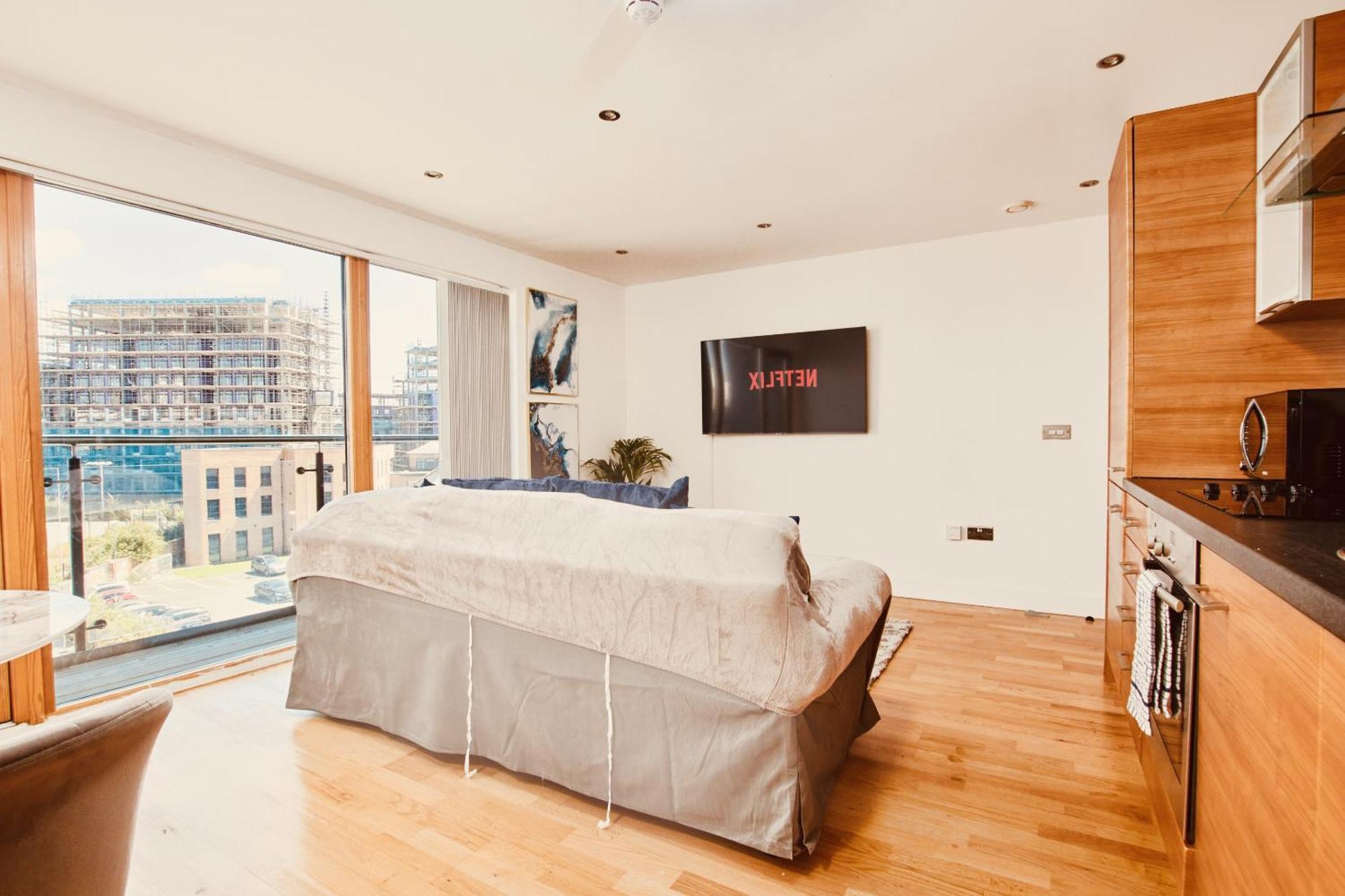 King Deluxe City Apt Large Space& Free Parking! No Balcony ลีดส์ ห้อง รูปภาพ