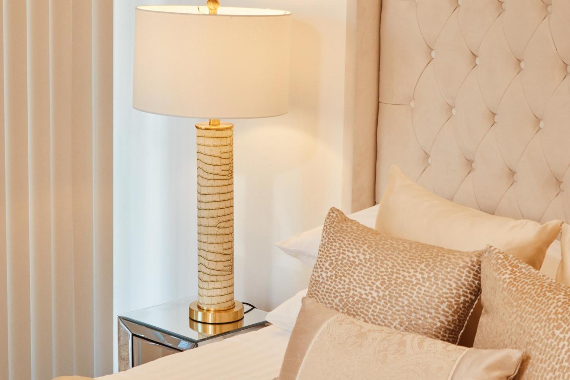 King Deluxe City Apt Large Space& Free Parking! No Balcony ลีดส์ ห้อง รูปภาพ
